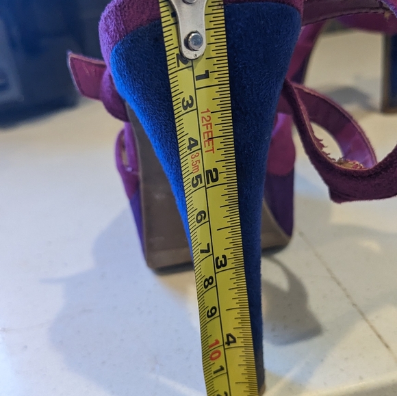 Two tone 5.5 in heels - Picture 3 of 3